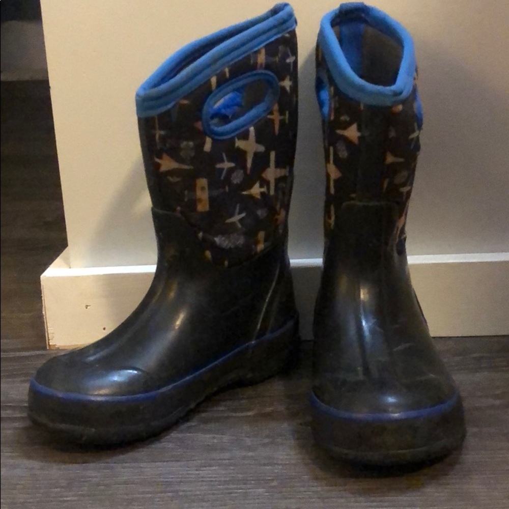 Kids insulated waterproof boots!